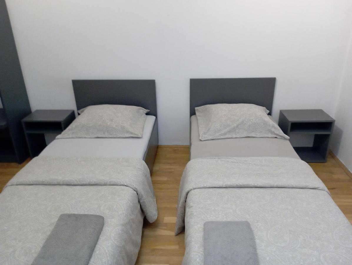 Meier House Wawer Hotel Varsó Kültér fotó
